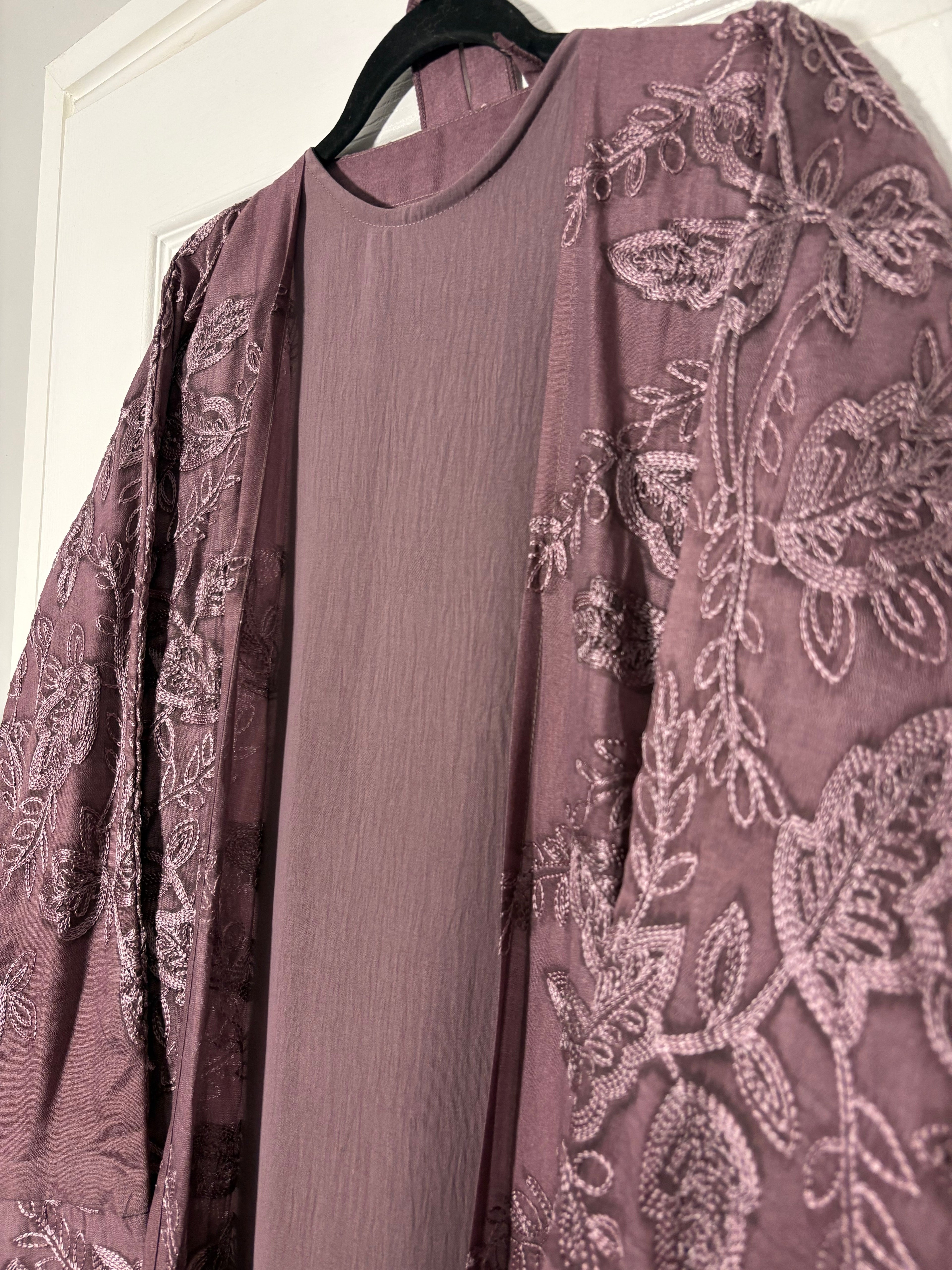 Abaya in Mauve