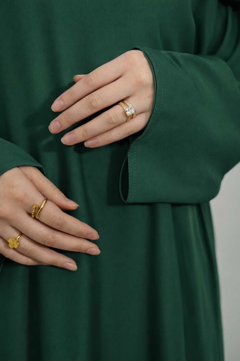 Aisha abaya- Everyday Classic Closed Abaya Nidha Fabric in Soft Comfortable Material for Everyday Wear