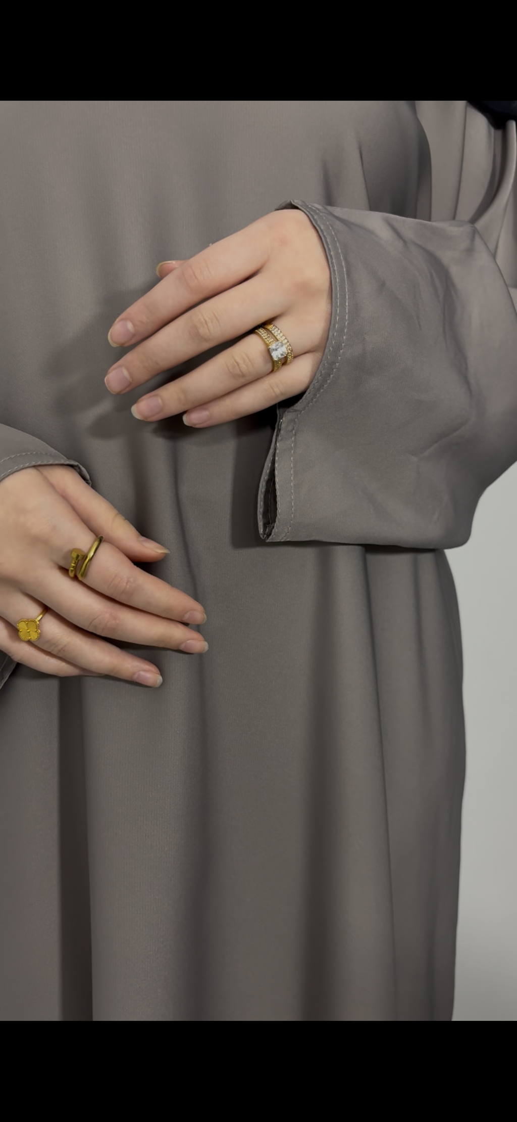 Aisha abaya- Everyday Classic Closed Abaya Nidha Fabric in Soft Comfortable Material for Everyday Wear