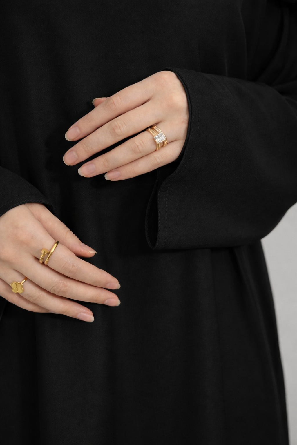 Aisha abaya- Everyday Classic Closed Abaya Nidha Fabric in Soft Comfortable Material for Everyday Wear